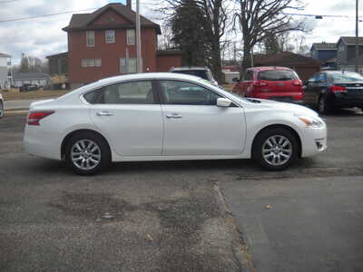2013 Nissan Altima, $4995. Photo 6
