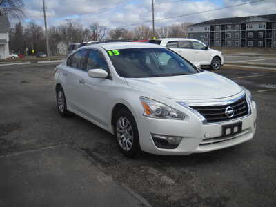 2013 Nissan Altima, $4995. Photo 7