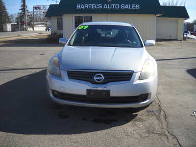 2009 Nissan Altima, $5500. Photo 2