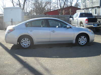 2009 Nissan Altima, $5500. Photo 4