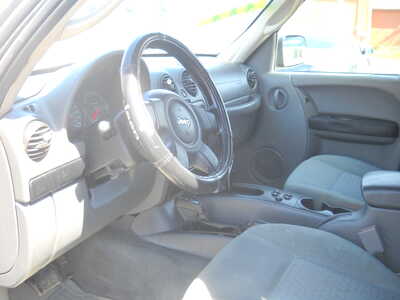 2005 Jeep Liberty, $2995. Photo 9