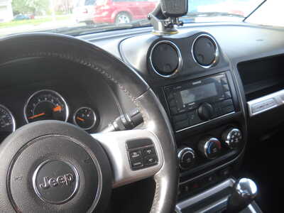 2015 Jeep Compass, $3950. Photo 12