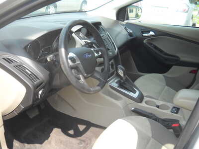 2014 Ford Focus, $4695. Photo 9