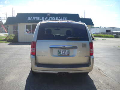 2010 Chrysler Town & Country, $950. Photo 6