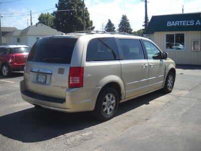 2010 Chrysler Town & Country, $950. Photo 7