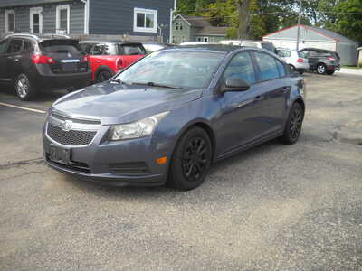 2014 Chevrolet Cruze, $3500. Photo 1
