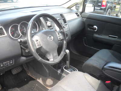 2010 Nissan Versa, $4500. Photo 9
