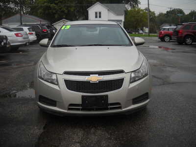 2013 Chevrolet Cruze, $3700. Photo 2