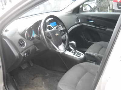 2013 Chevrolet Cruze, $3700. Photo 9