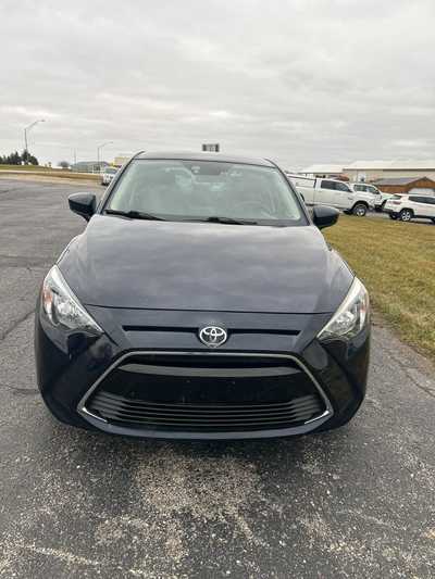 2017 Toyota Yaris, $11995. Photo 2