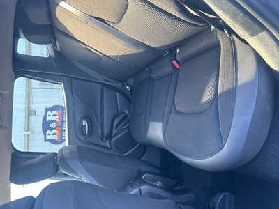 2019 Jeep Renegade, $15995. Photo 6
