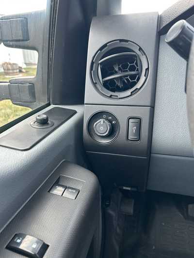 2014 Ford F250 Ext Cab, $14495. Photo 9