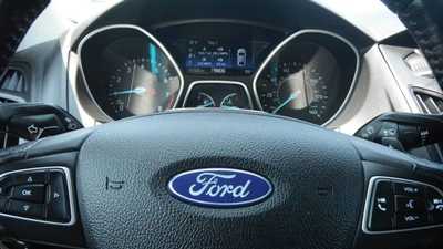 2015 Ford Focus, $8495. Photo 6