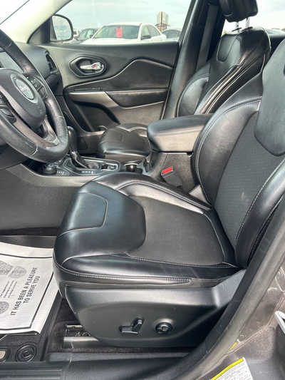 2019 Jeep Cherokee, $16995. Photo 11
