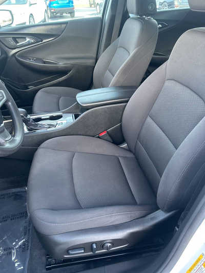 2022 Chevrolet Malibu, $17495. Photo 8