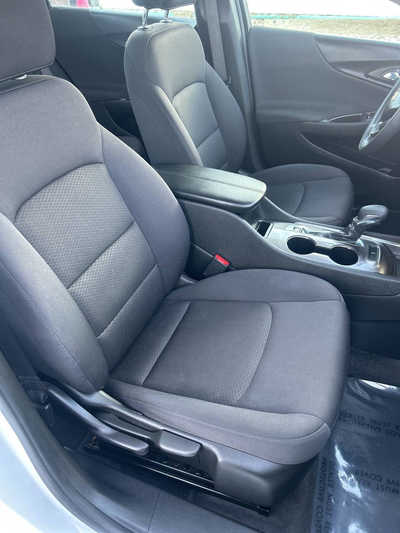 2022 Chevrolet Malibu, $17495. Photo 9