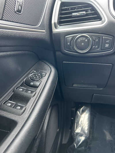 2021 Ford Edge, $23495. Photo 10