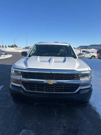 2019 Chevrolet 1500 Ext Cab, $19995. Photo 2