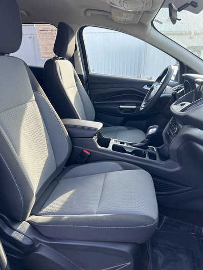2019 Ford Escape, $12495. Photo 7