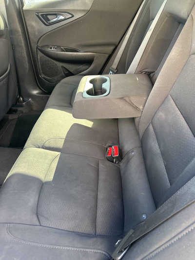 2020 Chevrolet Malibu, $13995. Photo 7