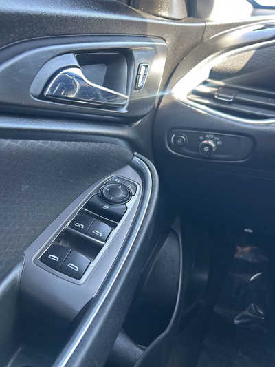 2020 Chevrolet Malibu, $13995. Photo 9