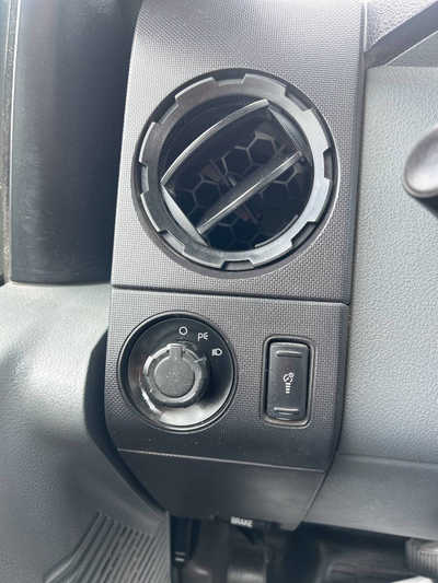 2011 Ford F250 Reg Cab, $8495. Photo 9