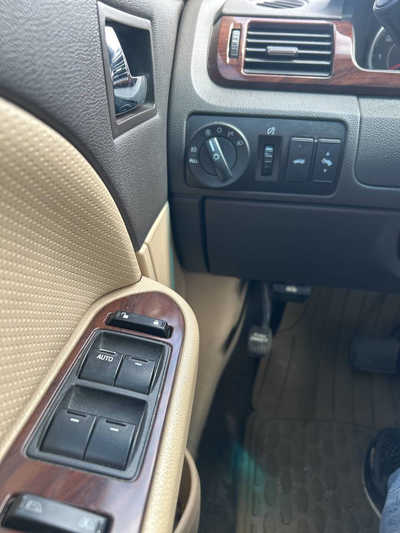 2009 Ford Taurus, $0. Photo 9