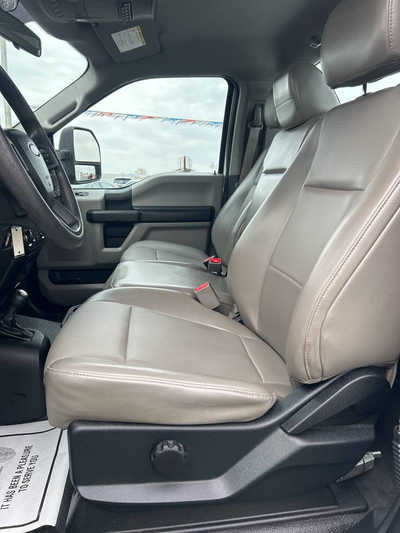 2017 Ford F350 Reg Cab, $0. Photo 11