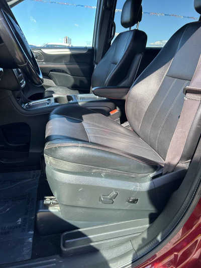 2019 Dodge Caravan, Grand, $12495. Photo 11