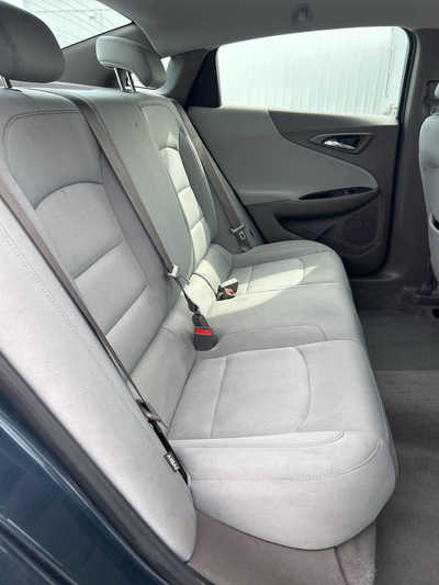 2020 Chevrolet Malibu, $13495. Photo 6