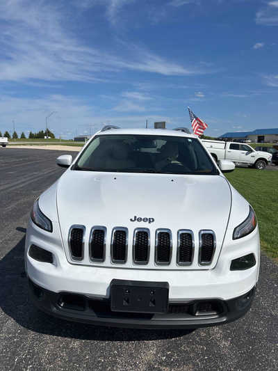 2016 Jeep Grand Cherokee, $10495. Photo 2