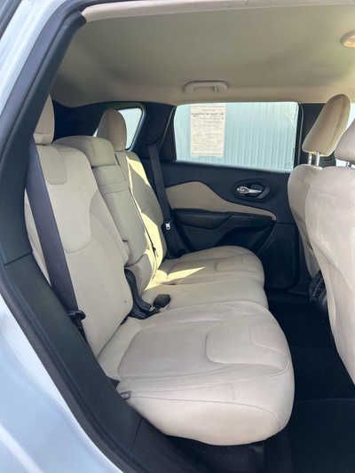 2016 Jeep Grand Cherokee, $10495. Photo 6
