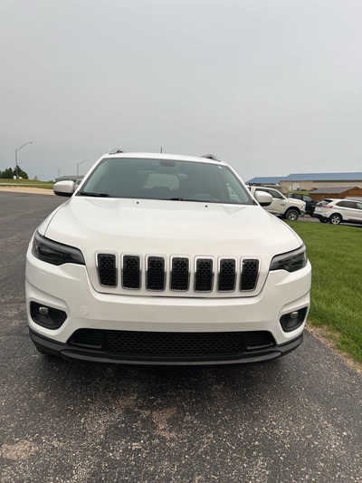 2020 Jeep Cherokee, $0. Photo 2