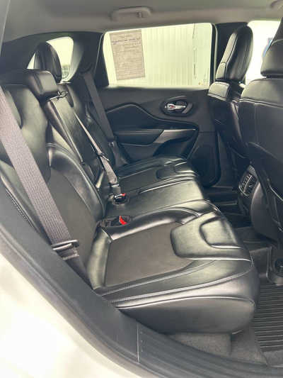 2020 Jeep Cherokee, $0. Photo 6