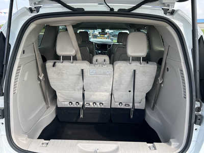 2021 Chrysler Voyager, $14995. Photo 5
