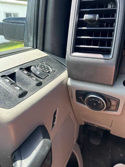 2019 Ford F250 Ext Cab, $0. Photo 9