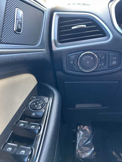 2019 Ford Edge, $16495. Photo 10