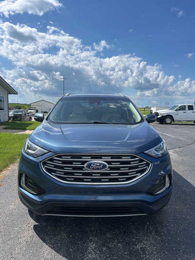 2019 Ford Edge, $16495. Photo 2