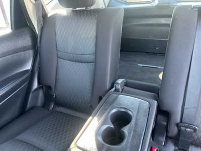 2020 Nissan Rogue, $15995. Photo 9