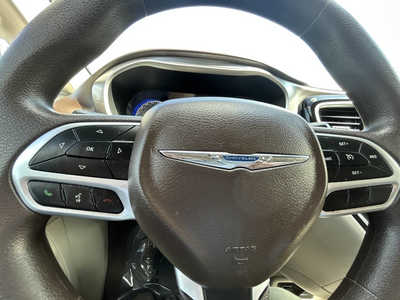 2020 Chrysler Voyager, $1. Photo 11