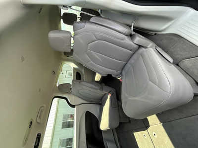 2020 Chrysler Voyager, $1. Photo 6