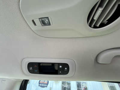 2020 Chrysler Voyager, $1. Photo 8