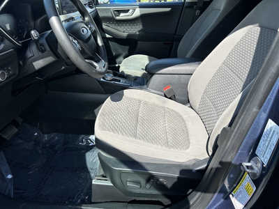 2020 Ford Escape, $1. Photo 8
