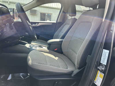 2020 Ford Escape, $1. Photo 8