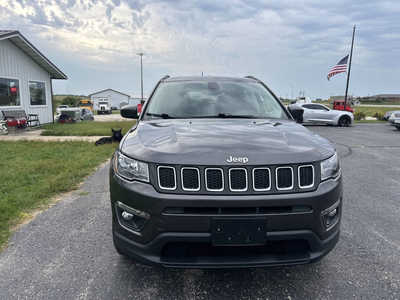 2020 Jeep Compass, $1. Photo 2