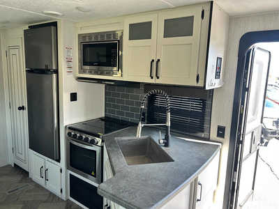 2021 Palomino , $0. Photo 12
