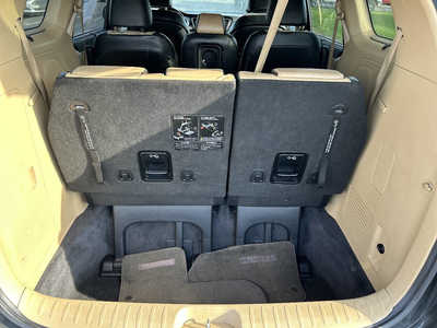 2017 Kia Sedona, $9995. Photo 5
