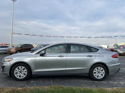 2020 Ford Fusion, $1. Photo 3