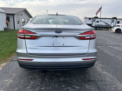 2020 Ford Fusion, $1. Photo 4