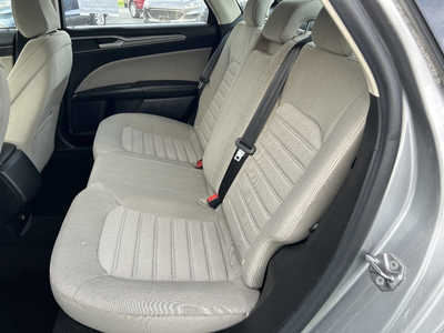2020 Ford Fusion, $1. Photo 6